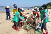【시사】<영상> 서천 어촌뉴딜300사업 ‘대상 해변’ 청결 관리 나서