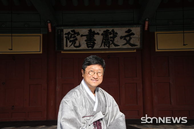 문헌서원 단장 이강선