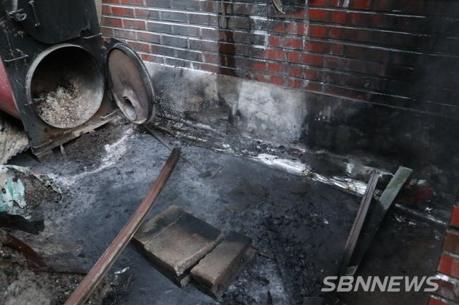 화목보일러 화재 소화기로 자체 진화