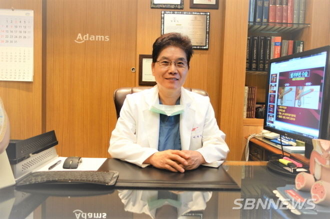아담스비뇨기과 이무연 원장