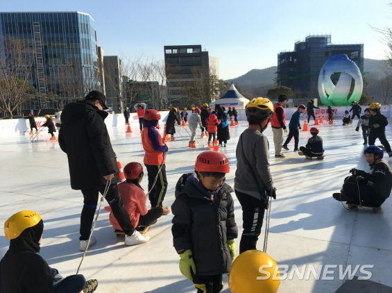천백년광장 스케이트장