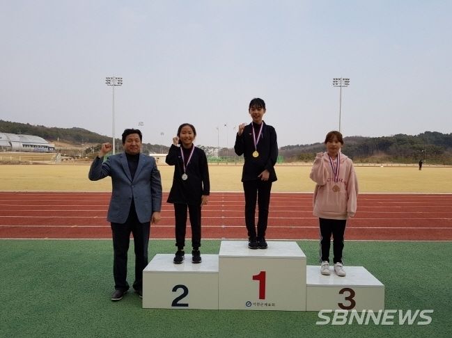 신지우 학생