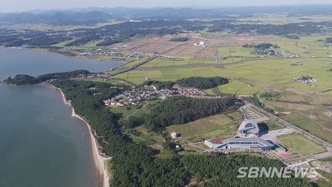 해양바이오 클러스터가 조성될 장항산단 및 해양생물자원관 항공사진 (사진=서천군)