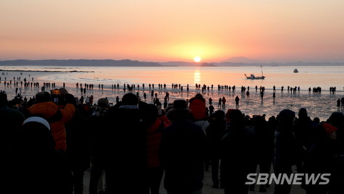 연포해수욕장 해맞이 (사진=태안군)