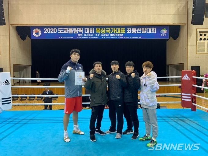 사진 왼쪽