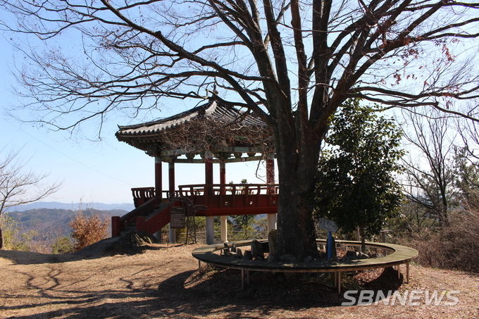 건지산 정상에 있는 건지상정