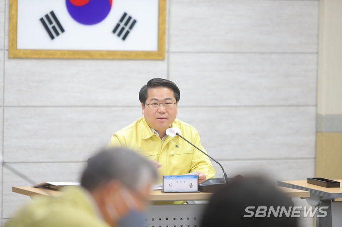 회의를 주재하고 있는 오세현 아산시장 (사진=아산시)