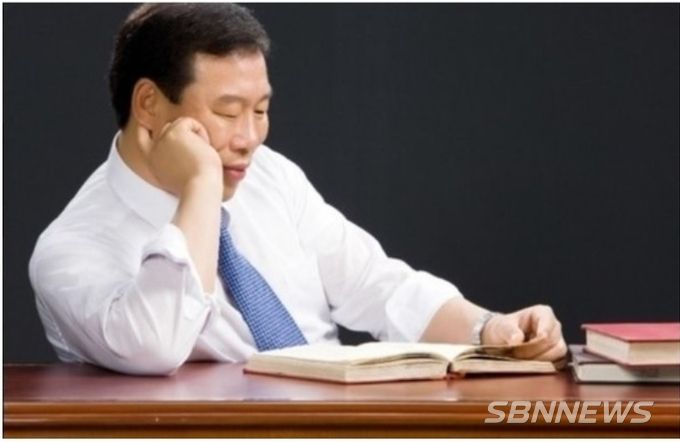 최민호 홍익대 초빙교수.행정학박사