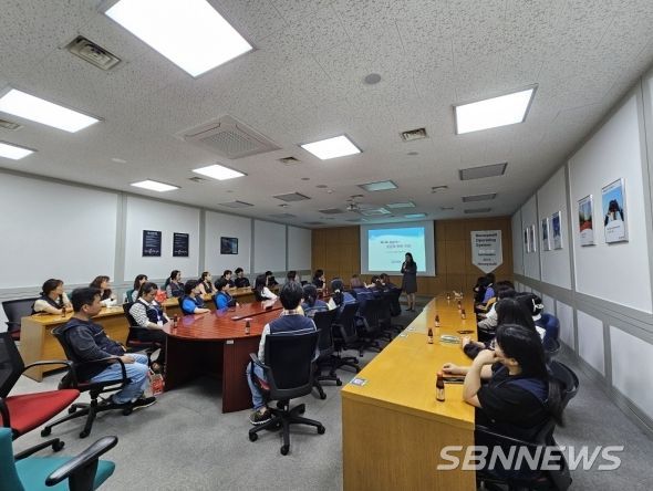 천안여성인력개발센터·천안여성새로일하기센터가 여성친화 일촌기업을 대상으로 양성평등 교육을 실시하고 있다.