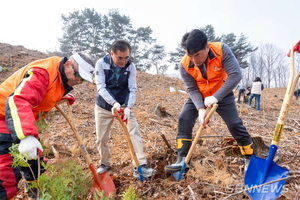 군, 제81회 식목일 기념 나무심기행사 개최 등 27일 충남 서천군 군정소식