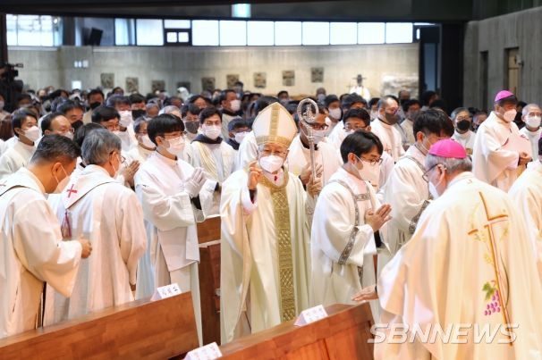 유흥식 추기경 서임 감사 미사