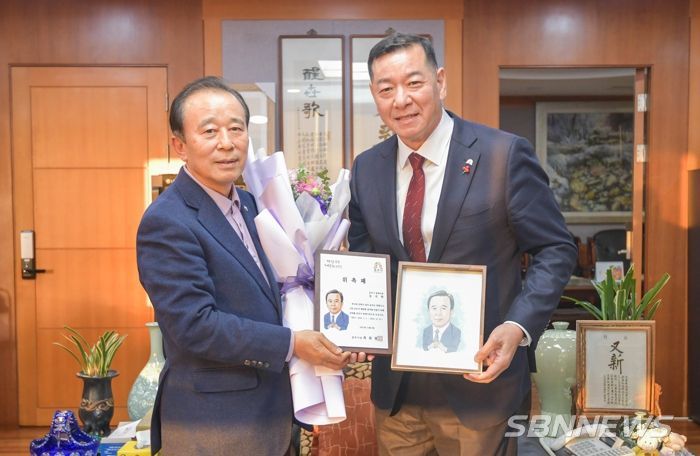 공주시, 김석한 공주시 명예시장 재위촉