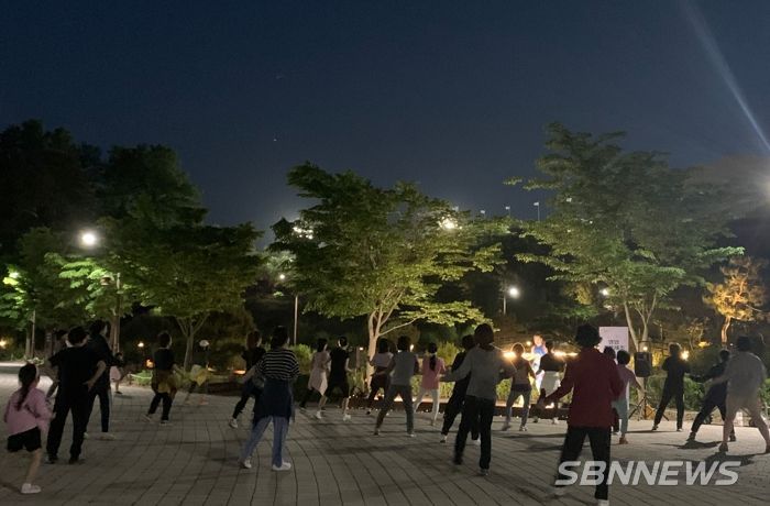 별밤건강체조가 열린 시민가족공원